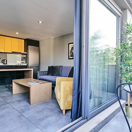 Ξενοδοχείο με διαμερίσματα Loft 1502