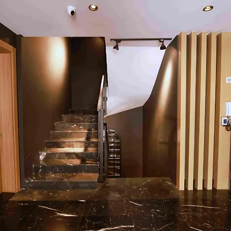 Loft 1502 Aparthotel 4*