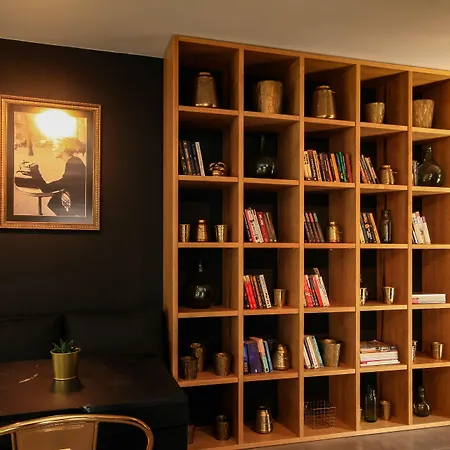 Loft 1502 Aparthotel 4*